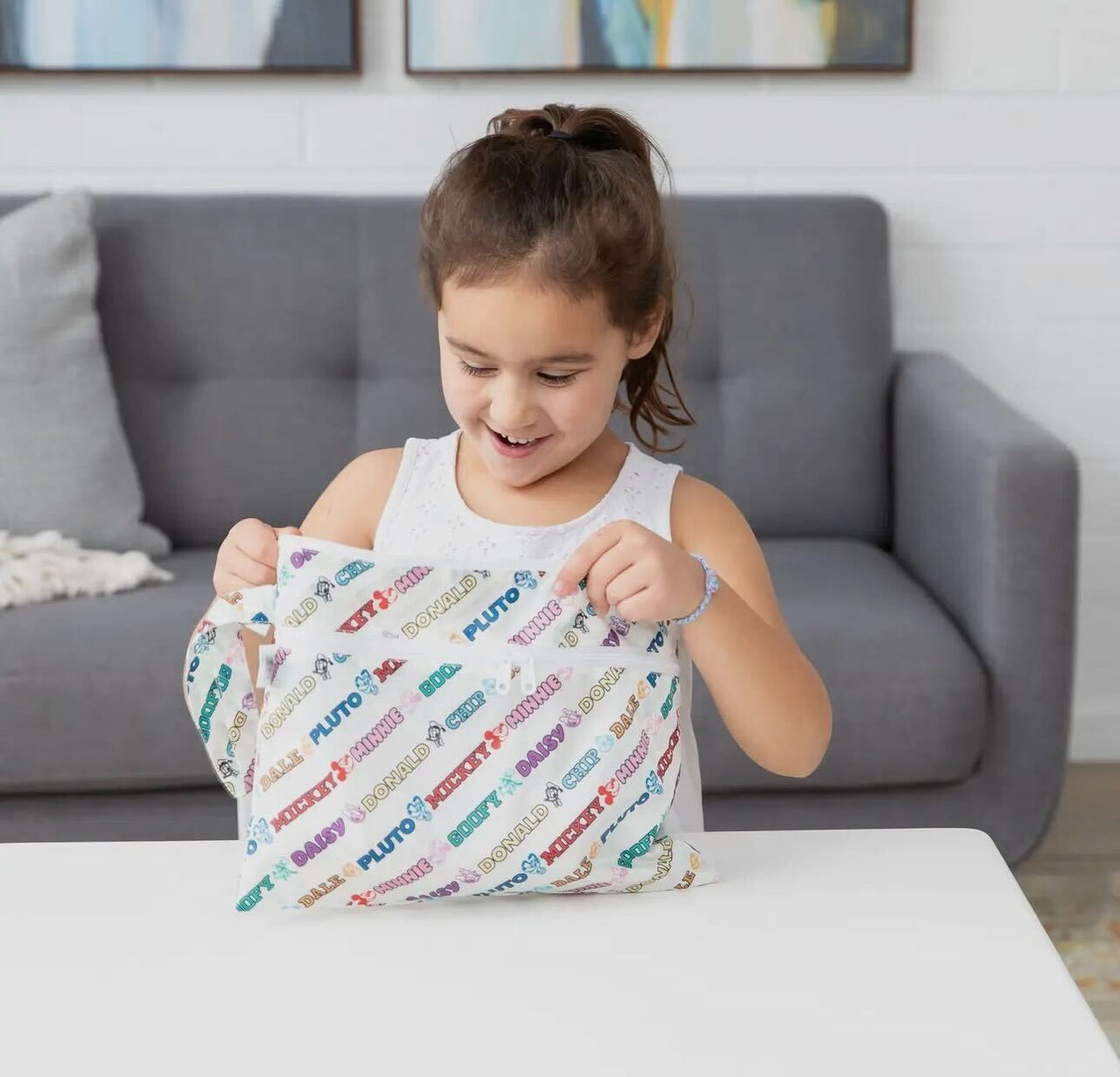 Medium Wet /Dry Clutch Mouse& Friends Varsity