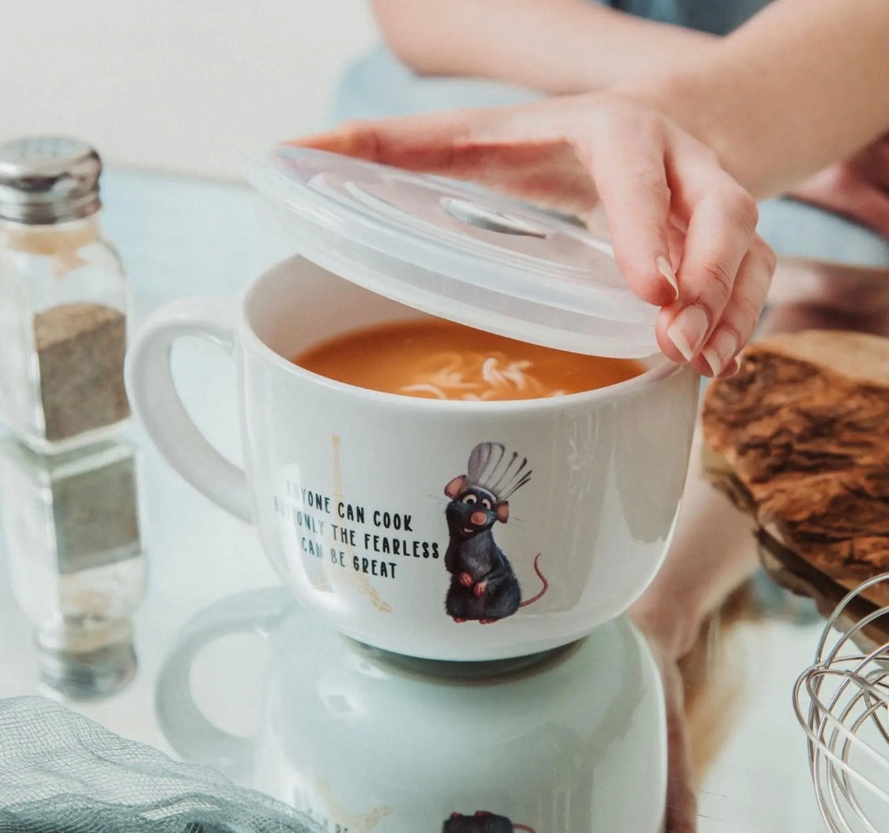 24 oz Ceramic Soup Mug w/ Lid Anyone Can Cook (Pre-Order)