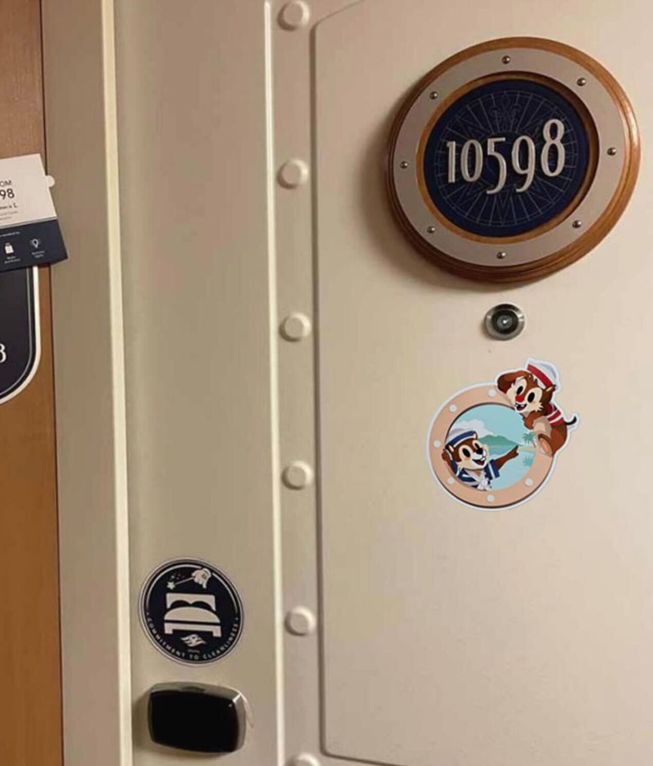 Chipmunk Porthole Magnet