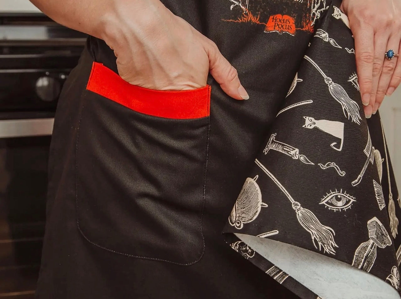 Kitchen Spooky Black Cat Apron (pre-order)